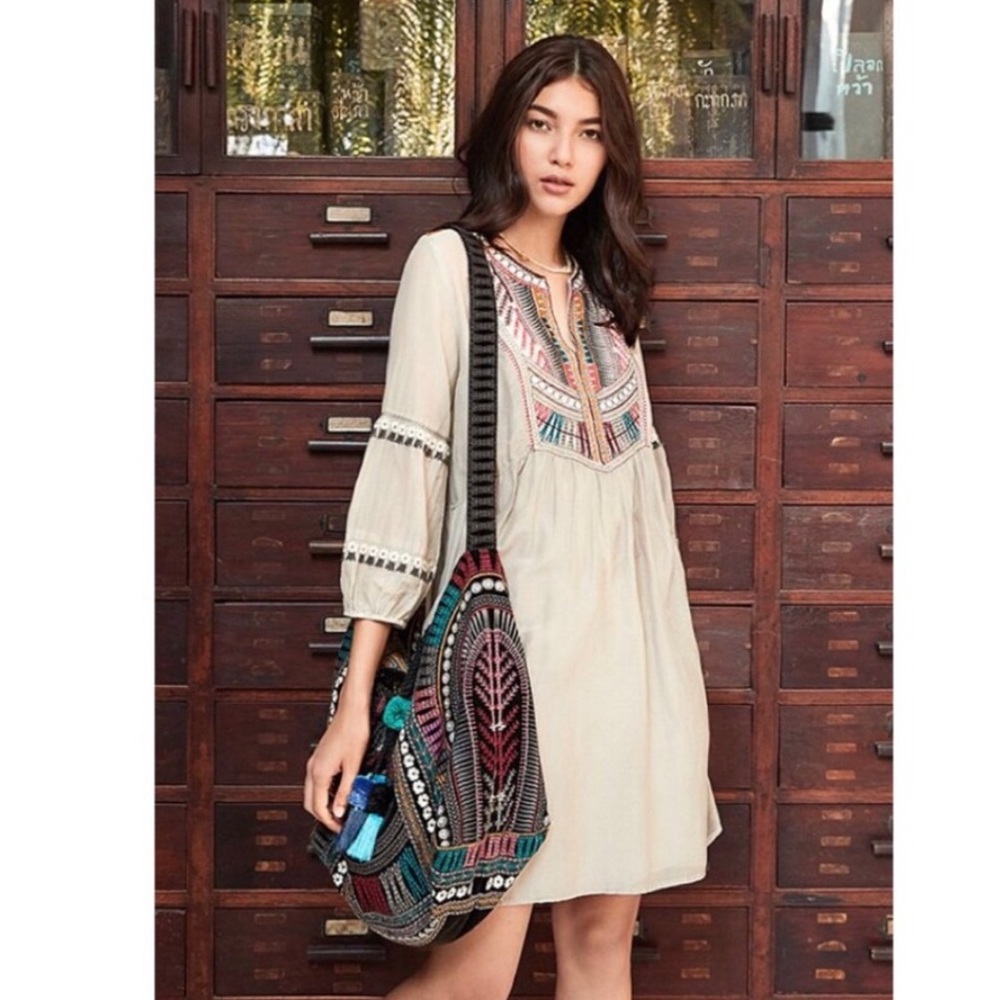 NWT {Johnny Wes} Gaia Paris Embroidered Dress Sz L